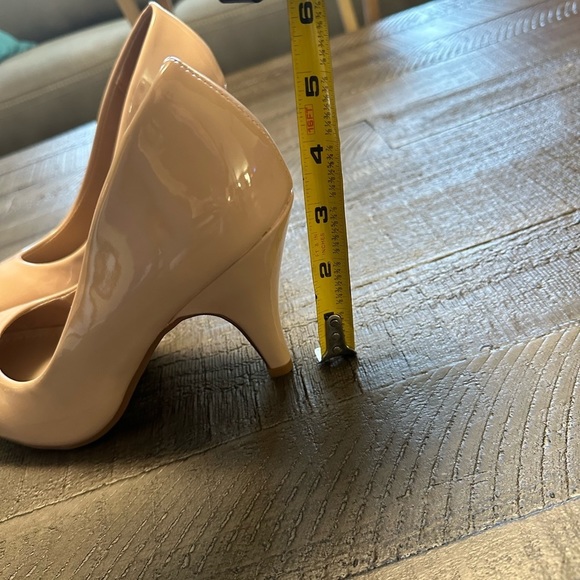 NWT Dream pairs nude blush pumps 7.5 - Picture 2 of 4